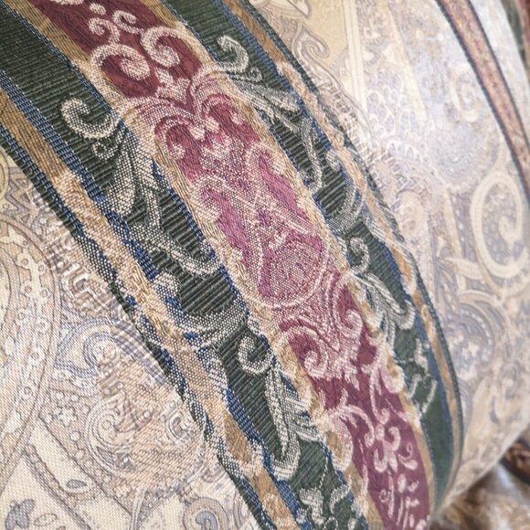 CROSCILL DOVER MANOR DUNHILL GREEN BURGUNDY (2) QUEEN PILLOW SHAMS SET - Picture 4 of 7